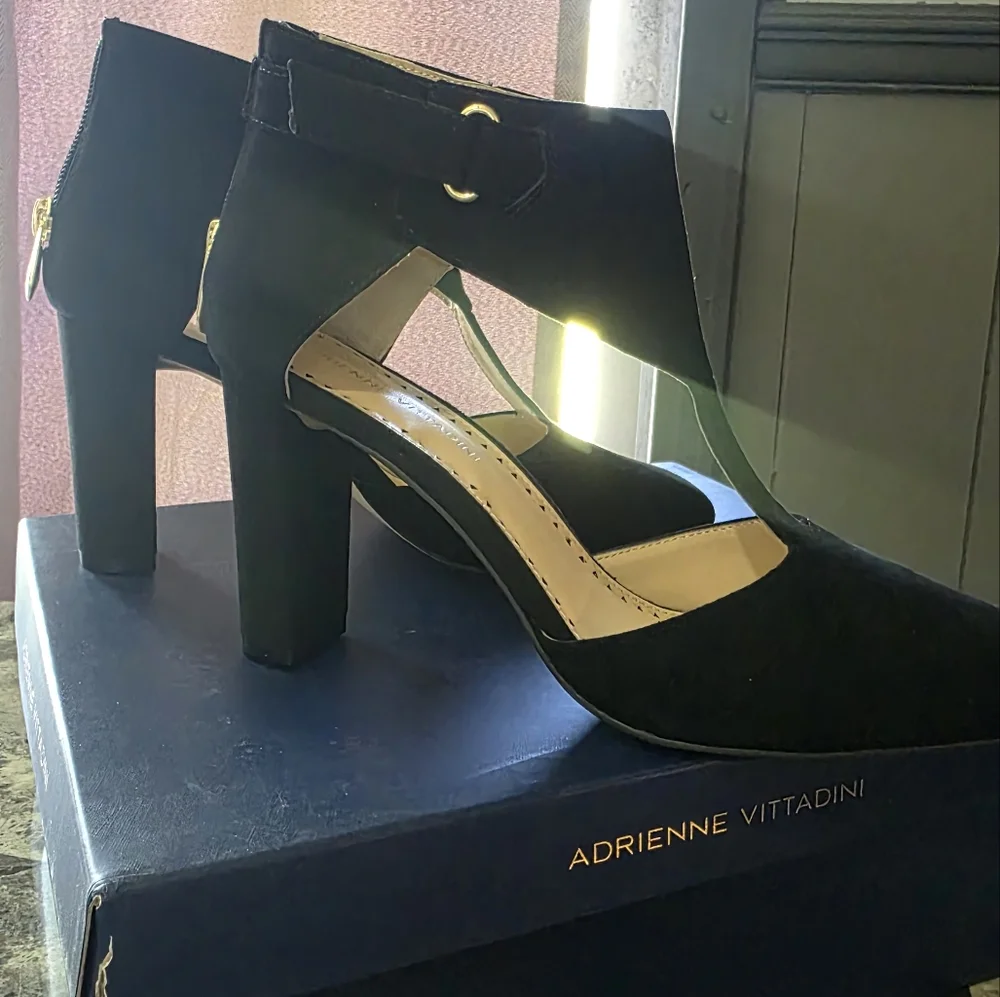 Adrienne Vittadini Black Ankle Boots 7½ - Picture 5 of 7